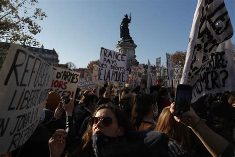 Milhares Protestam Contra Lei De Seguran A Na Fran A Abalada Pela