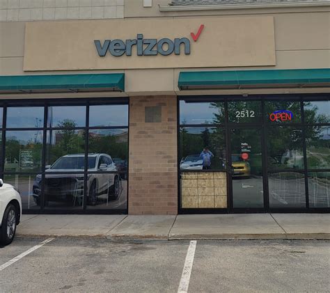 This is the difference between a verizon authorized retailer and corporate 10