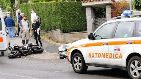 Scontro Con Camioncino A Pusiano Gravissimo Un Giovane Motociclista