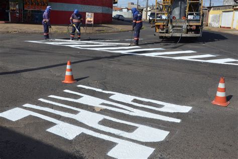 Prefeitura Intensifica Trabalhos De Sinaliza O Vi Ria E De Placas