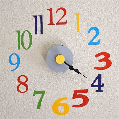 christina williams: DIY: Vinyl Wall Clock