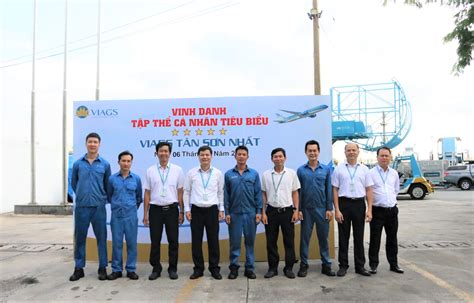 VIAGS TAN SON NHAT ORGANIZED THE FLAG CEREMONY FOR JULY VIAGS