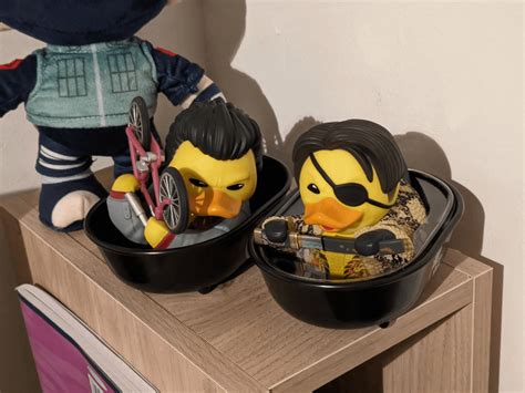 I finally have both!!! (Tubbz figurine) : r/yakuzagames