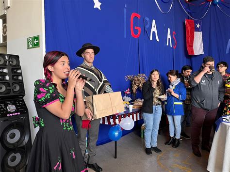 Desayuno de Agradecimiento a Todo el Personal del Colegio por tos Medios Lycée Claude Gay