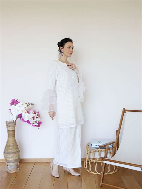 kurung kipas dayang diraja ghaania