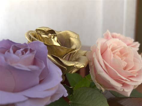 Как покрасить живые цветы аэрозолью. Видео мастер-класс