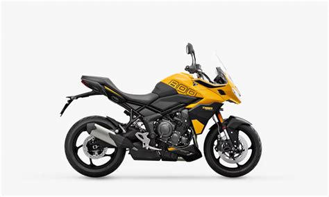 Triumph Trident 800 La Naked intermedia que podría llegar antes de fin