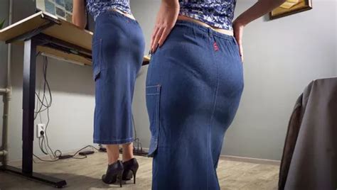 Milf Sekret Rin Im Jeansrock Neckt Sichtbare H Schen Schlange Xhamster