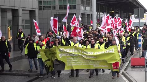 Nonstopnews Streikkundgebung Der Gewerkschaft Ver Di Mit Mehreren