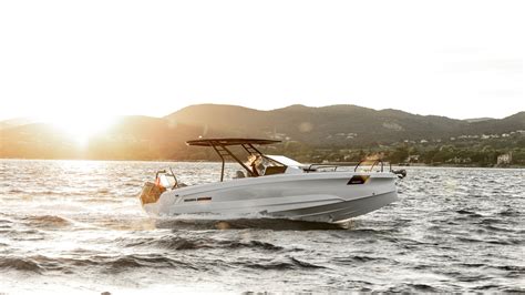 Shadow 300 Quantum White Cross-Top - Boats for Sale - For Sale - BRABUS