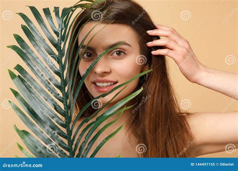 Abschluss Herauf Brunette Halb Nackte Frau 20s Mit Der Perfekten Haut Nackt Bilden Das