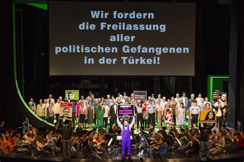 Beethrifft Fidelio Als T Rkei Tribunal Das Theater Bonn Er Ffnet