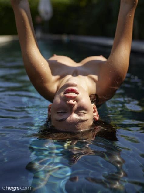 Hegre Art 23 10 04 Anna L Wet Fun XXX IMAGESET Anna L Wet Fun 08 14000px Porn Pic