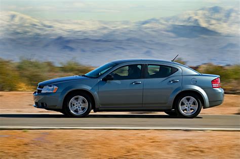 dodge avenger specs performance
