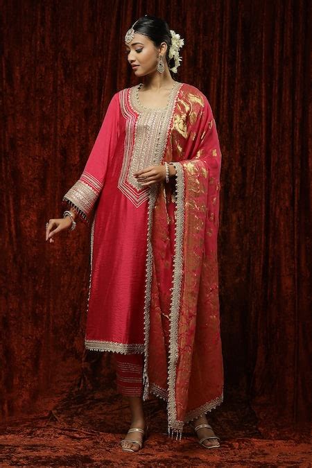 Buy Pink Silk Chanderi Embroidered Pearl Round Neck Kurta Pant Set For