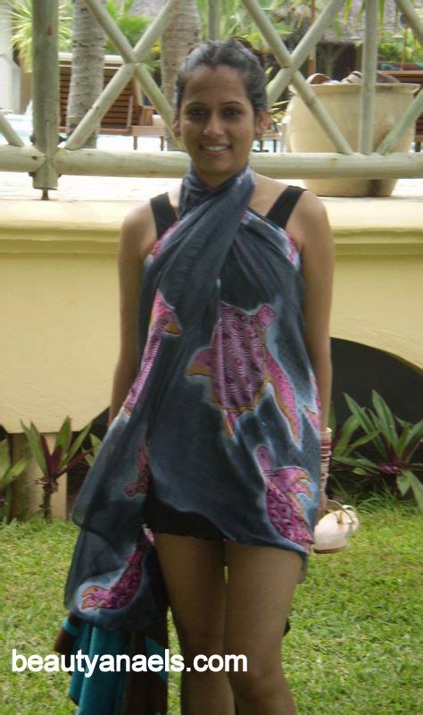 Mallu Masala Boobs Mumbai Aunty Hot In Bikini