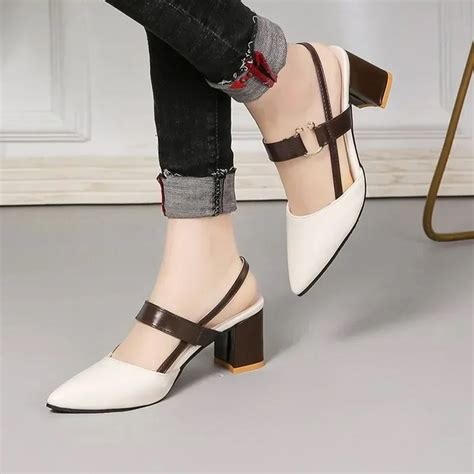 Sandales Pointues Et Paisses Pour Femmes Chaussures La Mode Grande