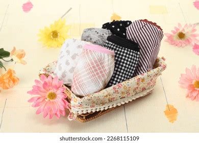 Im Genes De Japonesas En Bikini Im Genes Fotos Y Vectores De Stock Shutterstock