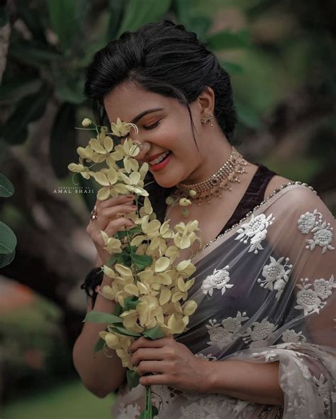 Pin By Shivchandra Barai On Honey Rose Rose Actress Beautiful Girl