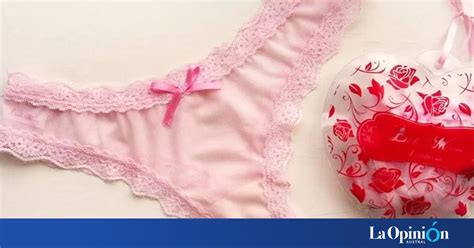 Tradici N De Navidad Por Qu Se Regala Ropa Interior De Color Rosa