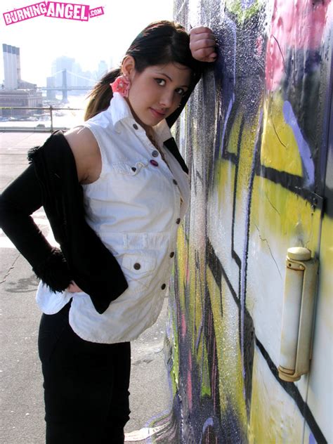 Big Titted Brunette Shows Off Big Tits Porn Pictures Xxx Photos Sex Images Pictoa