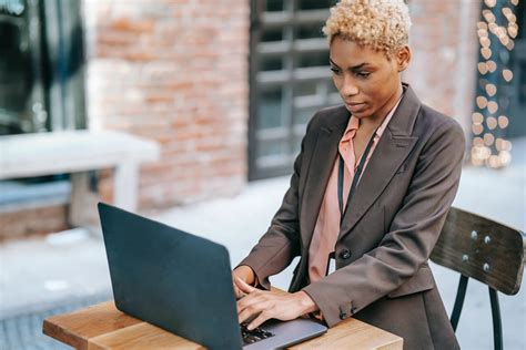 How to find a job while you’re employed - Caribbean Jobs Career Advice