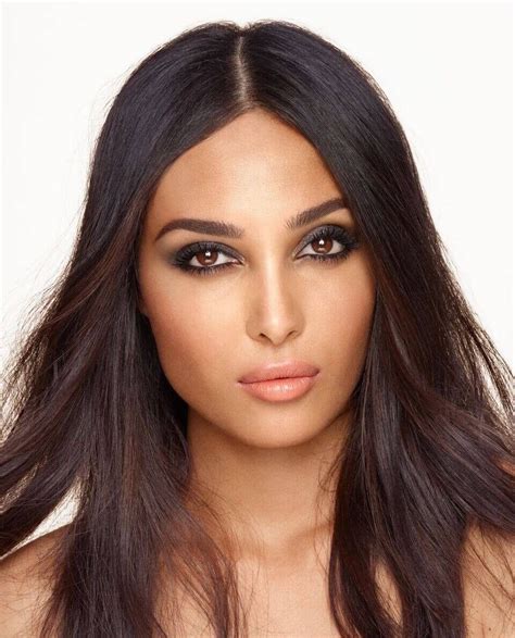 Biar Gak Kelihatan Pucat Terapkan Aturan Pakai Lipstik Nude Ini