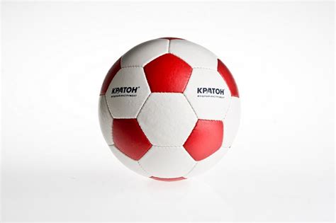 Футбольные мячи