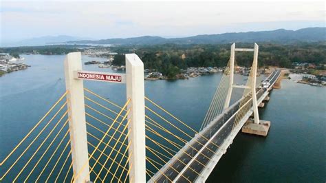 FOTO Presiden Resmikan Jembatan Teluk Kendari