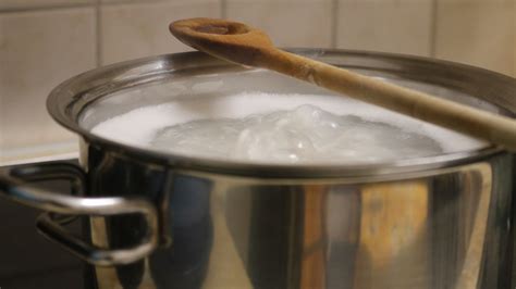 The Kitchen Utensil That Prevents Pasta Water From Boiling Over