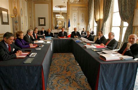 Que Faudrait Il Pour Que Le Conseil Constitutionnel Se Transforme En