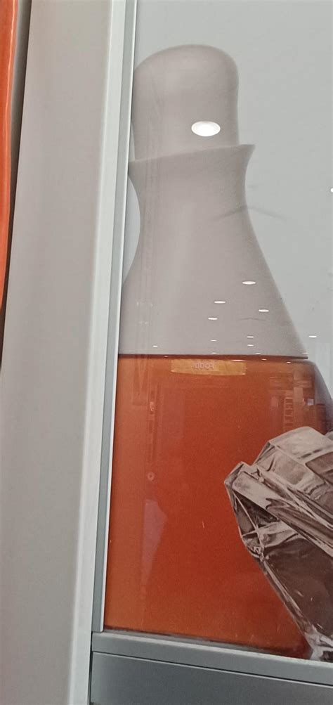 does anyone know the name of this perfume? : r/Perfumes