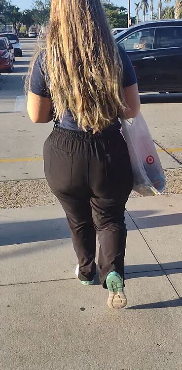 Super Thick Dump Truck Ass On This Blonde Pawg Spandex Leggings Yoga Pants Forum
