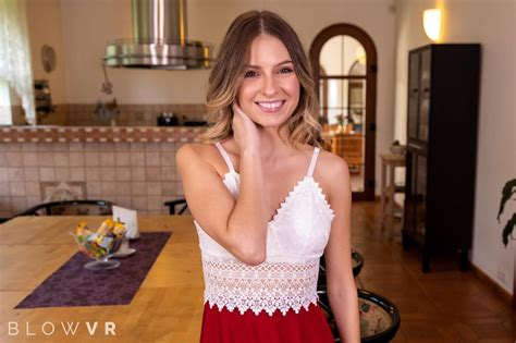 Sloppy Blowjob With Rebecca Volpetti VR Porn Video VRPorn