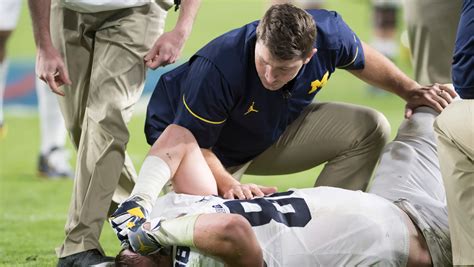 Michigan TE Jake Butt suffers knee injury in loss
