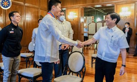 EJ Obiena Nag Courtesy Call Kay President Bongbong Marcos Abante