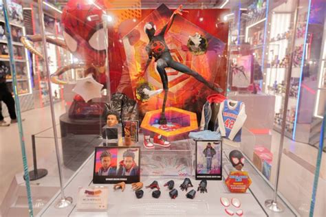 Hot Toys x蜘蛛俠飛躍蜘蛛宇宙全球獨家展出電影草圖及角色造型設計 Sesame Note 芝麻筆記