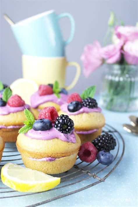 Mini Naked Cakes Zitronen Muffin Küchlein mit Blaubeer Frischkäse