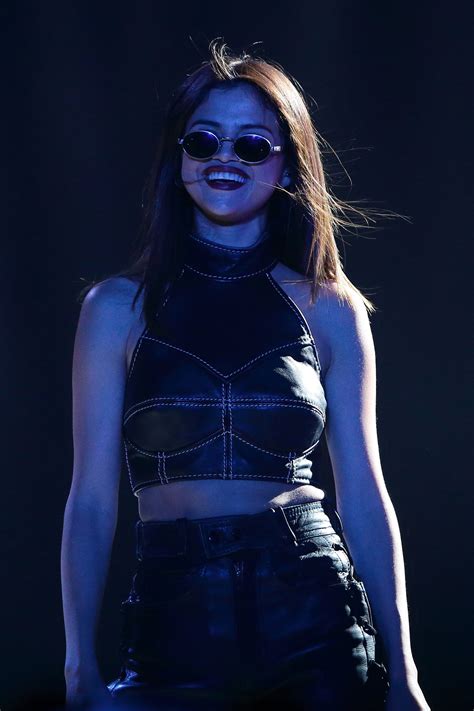 Selena Gomez S Sexiest Moments Ps Latina