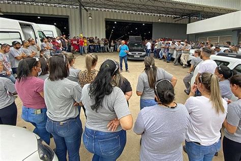 Metalúrgicos Da Rev Conquistam Reajuste No Salário E No Vale Refeição