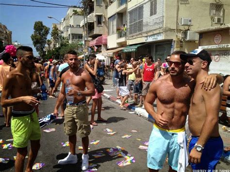 Ben Aquila S Blog Tel Aviv Gay Pride Parade Draws