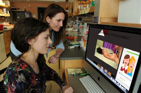 WOMEN WATCHING VIEWING LOOKING AT PORN Gallery 9 9