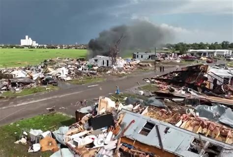 5 Killed Hundreds Of Thousands Without Power After Severe Storms Us