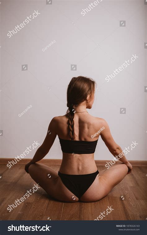 Beautiful Nude Girl Doing Yoga Stock Photo 1878326143 Shutterstock