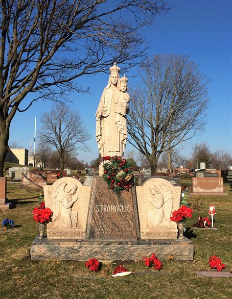 Queen of Heaven Cemetery, Or Christmas at the Cemetery | Been There
