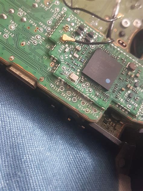 battery acid leaked on my controller and doesnt turn on. Looks corroded