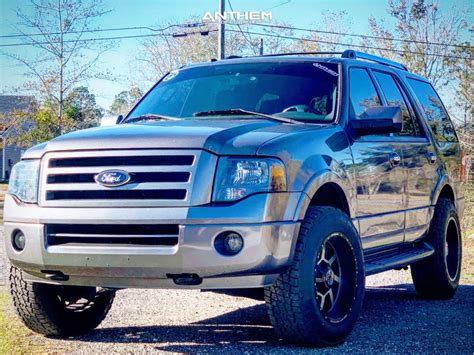 Ford Expedition Lifted