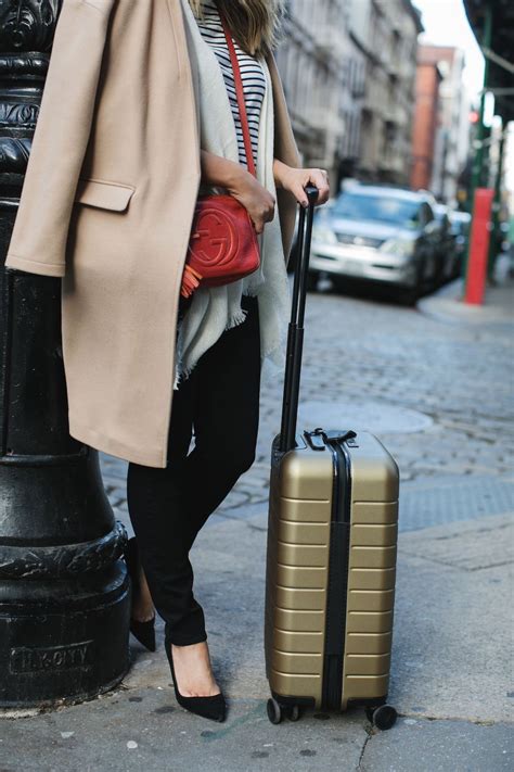 How to Travel in Style and Comfort & Best Travel Outfits - The Stripe