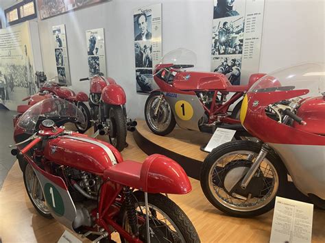 DE462689 EB41 4389 8 E55 BC4 A17 D216 BF — Postimages 