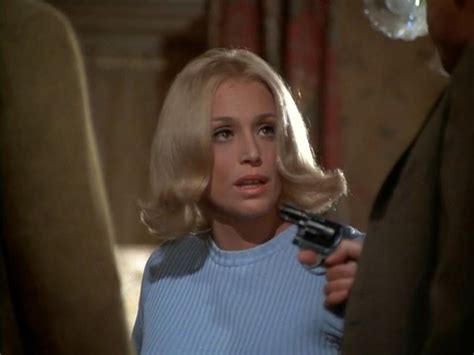 8 Hot Sexy Lorraine Gary Bikini Pics